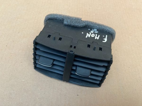 Grile ventilatie spate Ford Mondeo Mk5 2018 DS73-19C570-AN - Dezmembrari Auto