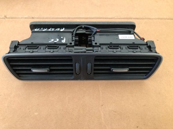 Guri ventilatie centrale CU ILUMINARE VW Passat CC 3AC819728A 3AC 819 728 A - Dezmembrari Auto
