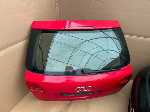 Haion cu luneta Audi A3 8P facelift 2008 2009 2010 2011 2012 - Dezmembrari Auto
