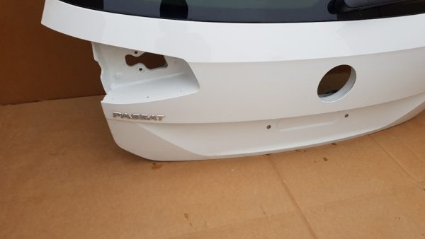 Haion cu luneta ionizata r-line VW Passat B8 combi culoare alb LC9A - Dezmembrari Auto - imagine 4