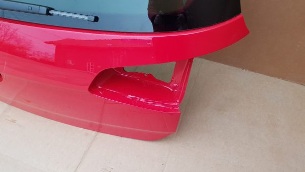 Haion cu luneta ionizata VW Golf 7 facelift 2019 culoare rosu LY3D - Dezmembrari Auto - imagine 5