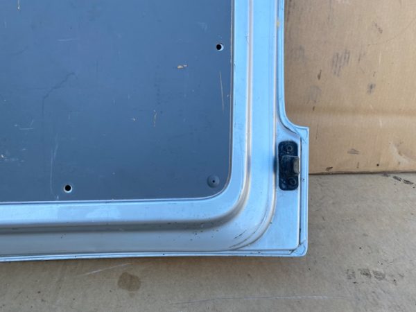 Haion cu luneta VW Caddy life din 2003 2004 2005 2006 2007 2008 2009 culoare gri-argintiu LA7W - Dezmembrari Auto - imagine 4