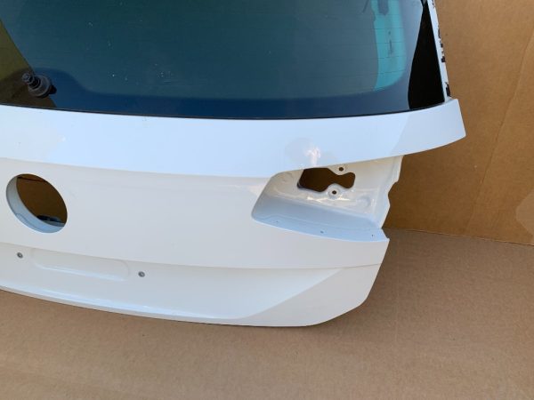 Haion gol cu luneta ionizata VW Passat B8 alb LC9A - Dezmembrari Auto - imagine 2