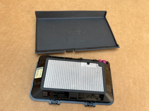 Incarcator wireless VW Arteon facelift 2021 3G0980611 3G0 980 611 la 0 km - Dezmembrari Auto