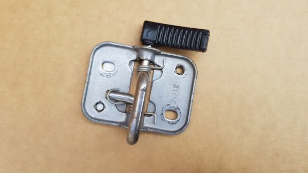 Incuietoare capota fata VW Jetta 2016 1K8823186D 1K8 823 186 D - Dezmembrari Auto