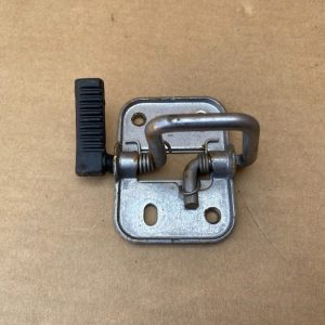 Incuietoare capota VW Golf 7 5Q0823186A 5Q0 823 186 A - Dezmembrari Auto