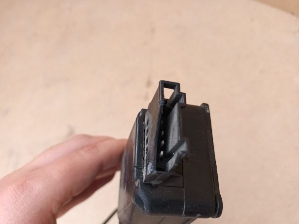 Incuietoare portbagaj VW Audi Seat Skoda 4F9827383A 4F9827383E 4F9827383G - Dezmembrari Auto - imagine 2