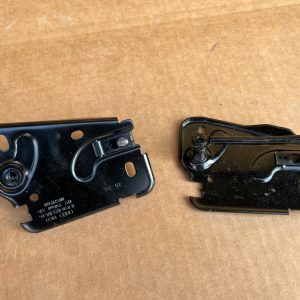 Incuietori capota VW Arteon facelift 2021 8S0823185D 8S0823186D - Dezmembrari Auto