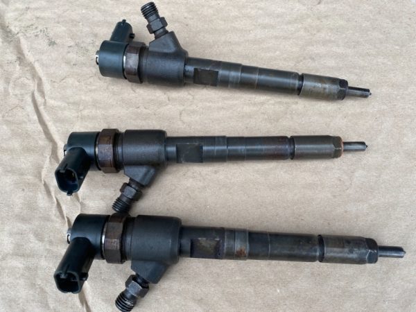 Injector Opel Astra J Corsa D Meriva 1,3 cdti A13DTE 95 cp 0445110326 - Dezmembrari Auto