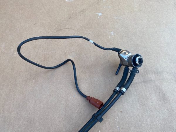 Injector adblue Audi A6 C7 2.0 tdi 04L131113J 04L 131 113 J la 0 km - Dezmembrari Auto