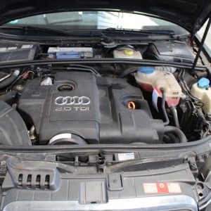 Injector Audi A4 B7 2007 combi 2.0 tdi BPW 038130073BJ 038 130 073 BJ - Dezmembrari Auto