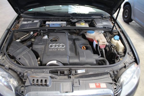 Injector Audi A4 B7 2007 combi 2.0 tdi BPW 038130073BJ 038 130 073 BJ - Dezmembrari Auto