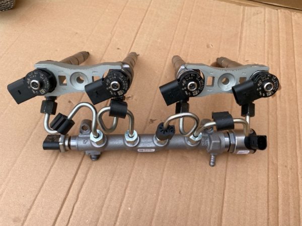Injector injectoare Ford Tourneo Connect 2023 2.0 05L130277E la 0 km - Dezmembrari Auto