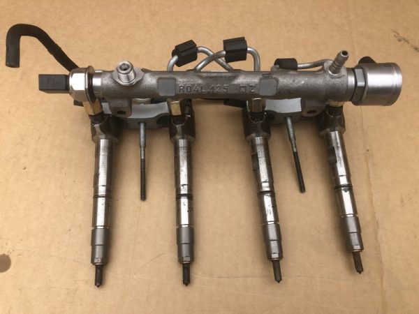 04L130277AE 04L 130 277 AE Injector injectoare VW Passat B8 - Dezmembrari Auto