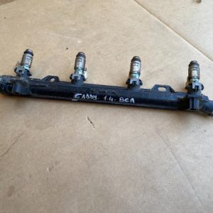 Injector injectoare VW Caddy 2004 1.4 BCA 036031AC 036 031 AC - Dezmembrari Auto