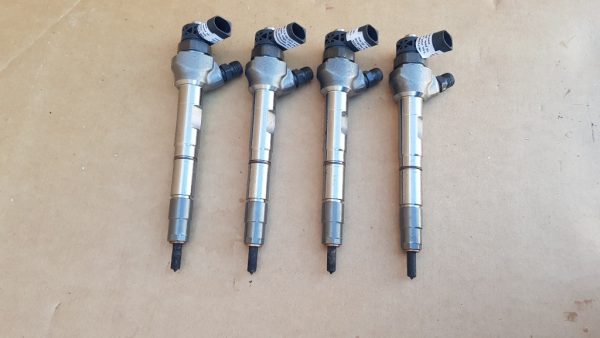 Injector injectoare VW Passat B8 2.0 tdi 04L130277AE 04L 130 277 AE la 0 km - Dezmembrari Auto