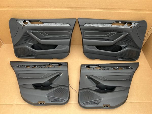 Interior complet piele Alcantara VW Passat b8.5 R line din 2023 scaune fete usi cotiera la 0 km - Dezmembrari Auto - imagine 3