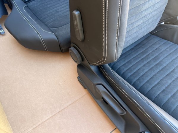 Interior complet piele Alcantara VW Passat b8.5 R line din 2023 scaune fete usi cotiera la 0 km - Dezmembrari Auto - imagine 5
