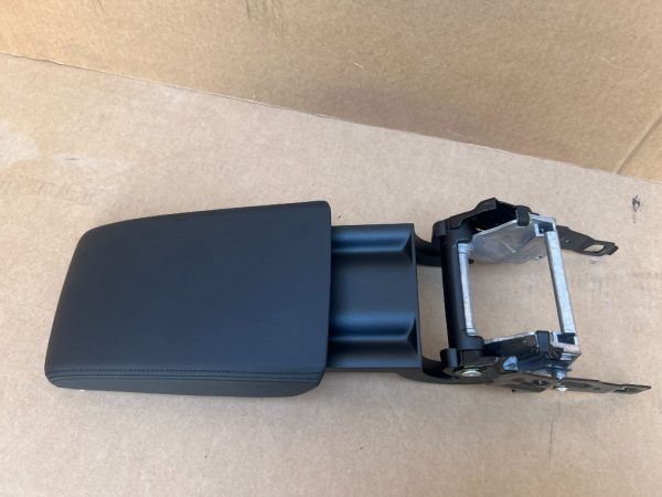 Interior complet piele Alcantara VW Passat b8.5 R line din 2023 scaune fete usi cotiera la 0 km - Dezmembrari Auto - imagine 2