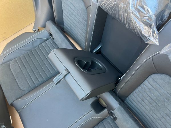 Interior complet piele Alcantara VW Passat b8.5 R line din 2023 scaune fete usi cotiera la 0 km - Dezmembrari Auto - imagine 6