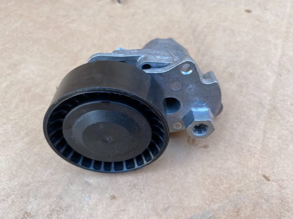 Intinzator curea VW Passat B8 2.0 tdi 04E145299L 04E 145 299 L la 0 km - Dezmembrari Auto