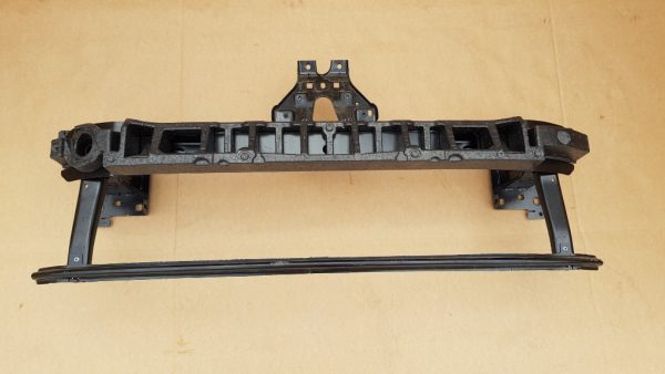 Intraritura armatura bara fata VW Passat B8 - Dezmembrari Auto