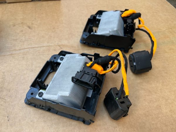 Inverter 115V 150W VW Jetta 5k0907155a 5k0 907 155 a - Dezmembrari Auto