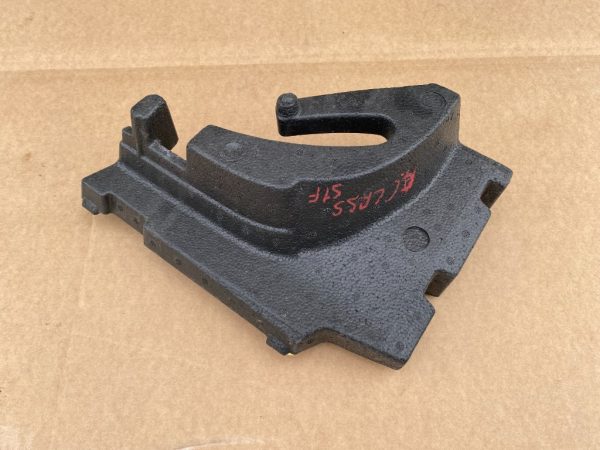 Izolatie usa fata stanga Mercedes C-Class W205 A2057270516 - Dezmembrari Auto