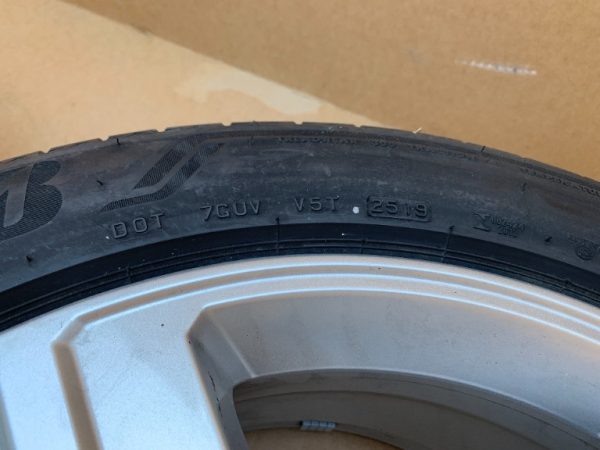 Janta cu anvelopa 225/50 R20 Audi E-Tron 2021 4KE601025S 4KE 601 025 S - Dezmembrari Auto - imagine 2