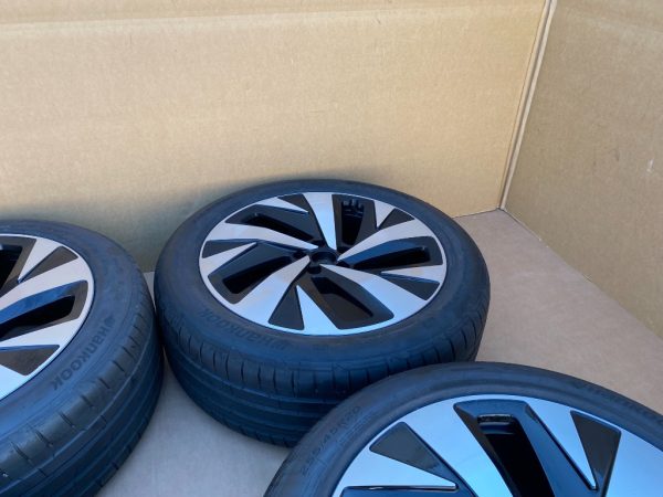 Jante aliaj cu anvelope 235/50/R20 8Jx20h2 ET45 11A601025A 11A 601 025 A la 0 km - Dezmembrari Auto - imagine 5