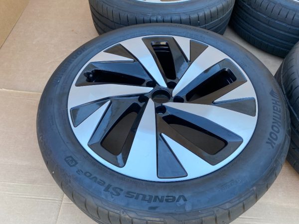 Jante aliaj cu anvelope 235/50/R20 8Jx20h2 ET45 11A601025A 11A 601 025 A la 0 km - Dezmembrari Auto - imagine 4