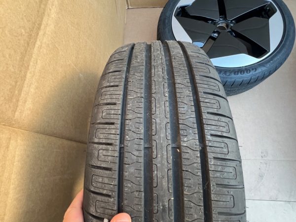Jante originale SANYA cu anvelope VW ID3 ID.3 din 2021 215/45/20 10A 601 025 B - Dezmembrari Auto - imagine 9