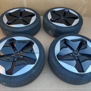 Jante originale SANYA cu anvelope VW ID3 ID.3 din 2021 215/45/20 10A 601 025 B - Dezmembrari Auto