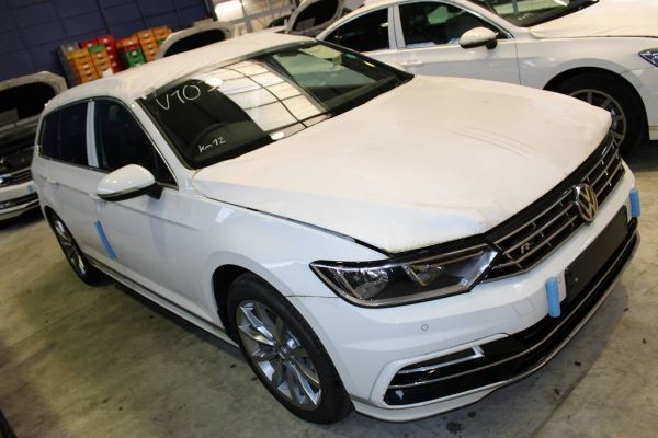 Dezmembrari VW Passat B8 R-LINE R line din 2018 0 km - piele carbon, keyless, side assist, oglinzi rab. - Dezmembrari Auto