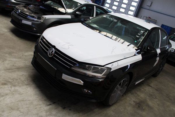 Dezmembrari VW Jetta din 2017 2.0 tdi CUU CUUA RQQ LC9X jante 17 tempomat scaune cu incalzire - Dezmembrari Auto - imagine 9