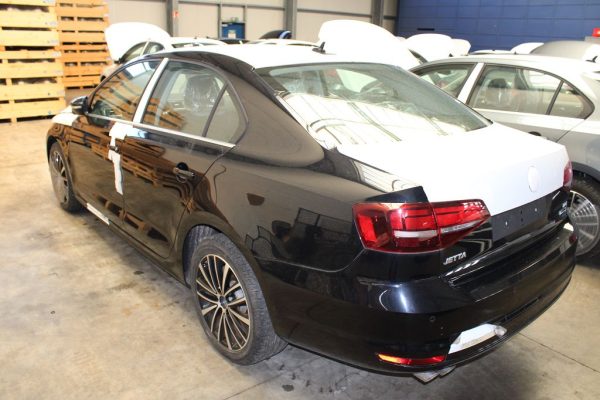 Dezmembrari VW Jetta din 2017 2.0 tdi CUU CUUA RQQ LC9X jante 17 tempomat scaune cu incalzire - Dezmembrari Auto - imagine 4