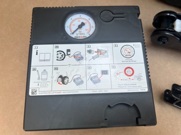 Kit cric cheie compresor roti VW Passat B8.5 variant din 2023 la 0 km - Dezmembrari Auto - imagine 5