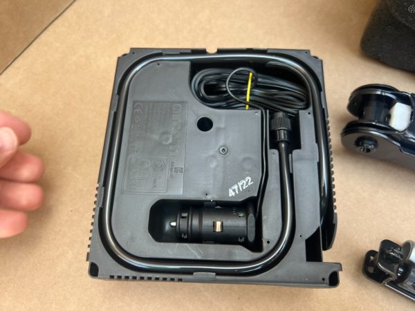 Kit cric cheie compresor roti VW Passat B8.5 variant din 2023 la 0 km - Dezmembrari Auto - imagine 4