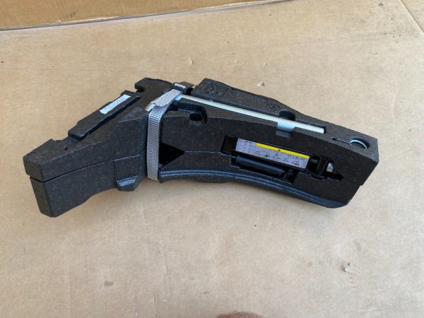 Kit cric, cheie si suport VW Golf 7 hatchback 2019 5Q0011031E 5Q0 011 031 E 5G0012115AD 5G0 012 115 AD - Dezmembrari Auto