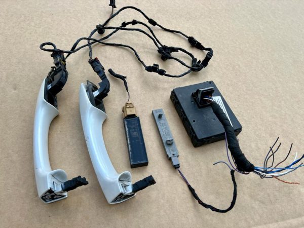 Kit keyless VW Tiguan 2 cu 2 manere kessy din 2017 - Dezmembrari Auto