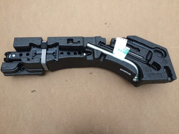 Kit roata de rezerva VW Passat B8 variant / combi 3G0 012 115 H 3G0012115H - Dezmembrari Auto