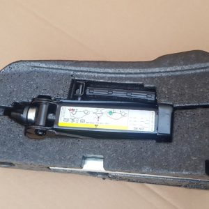 Kit spuma cheie cric VW Golf 7 hatchback 5G0012115AD 5G0 012 115 AD - Dezmembrari Auto