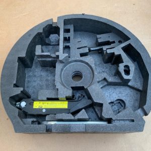 Kit spuma, cric si cheie VW Golf 5 plus 8P0012109F 8P0 012 109 F - Dezmembrari Auto