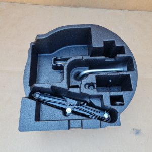 Kit suport spuma cheie cric Audi Q8 2019 cric 4M0 011 031 D 4M0011031D - Dezmembrari Auto
