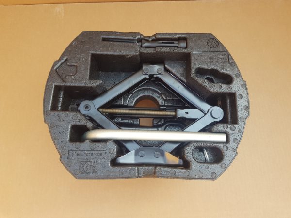 Kit suport spuma cric cheie VW Jetta 2016 5C0012115J 5C0 012 115 J - Dezmembrari Auto