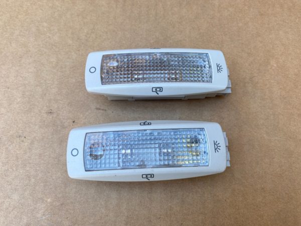 Lampa plafon VW Passat B7 5N0947291A 5N0 947 291 A - Dezmembrari Auto