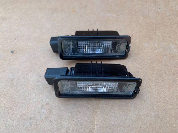 Lampi numar VW Golf 7 hatchback 2016 1K0943021 1K0 943 021 - Dezmembrari Auto