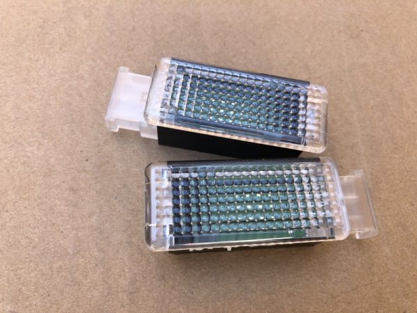 Lumini led torpedou VW Passat B8 - Dezmembrari Auto