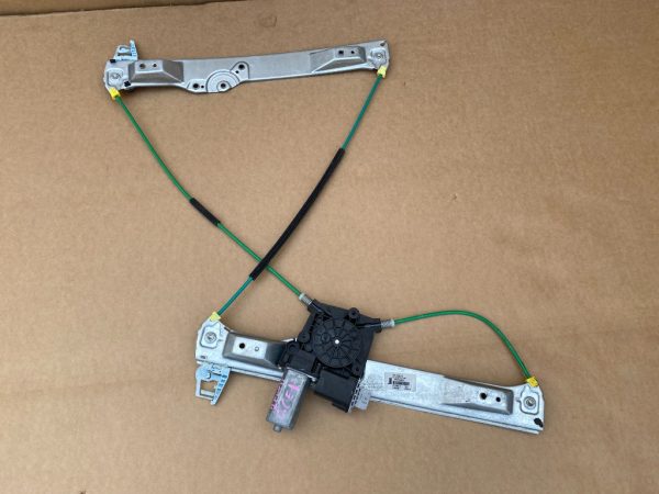 Macara cu motoras geam dreapta Opel Corsa E 2 usi 541613212 - Dezmembrari Auto