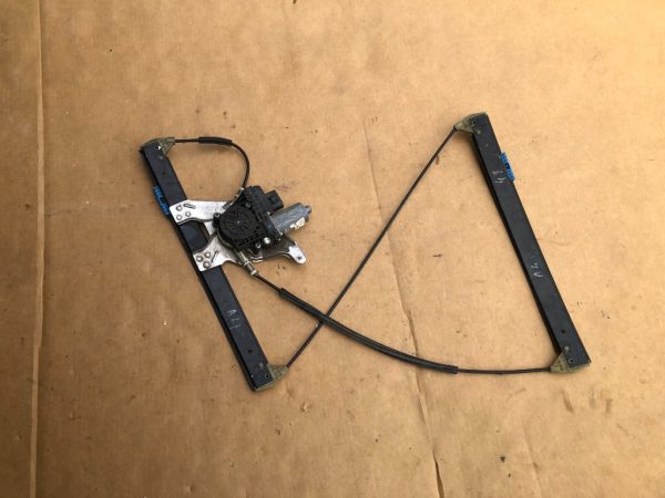 Macara electrica cu motora geam stanga fata Audi A4 B5 - Dezmembrari Auto